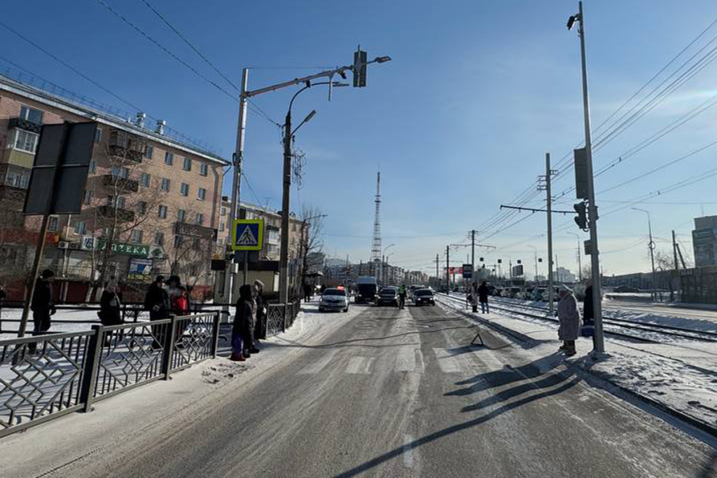 В Улан–Удэ в ДТП пострадала перебегавшая через дорогу женщина