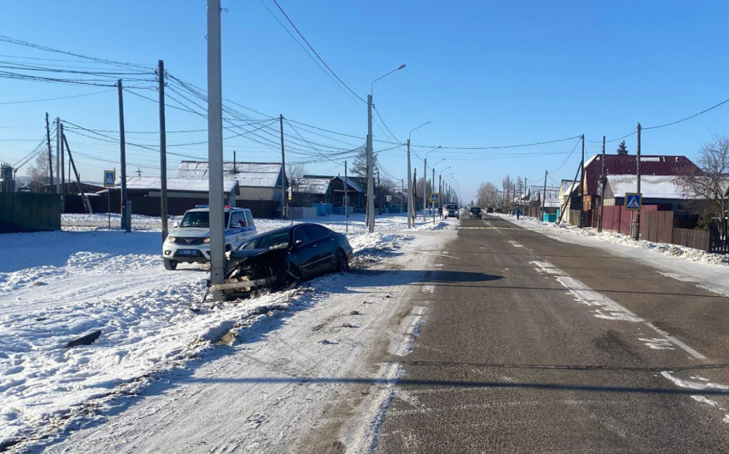 В Бурятии водитель «Тойоты» без прав пострадал в ДТП